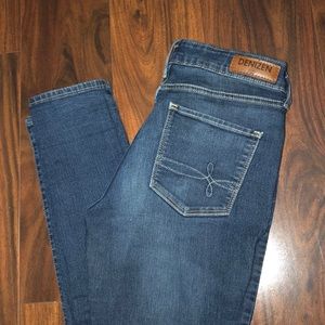 Levi’s Dark washed jeans